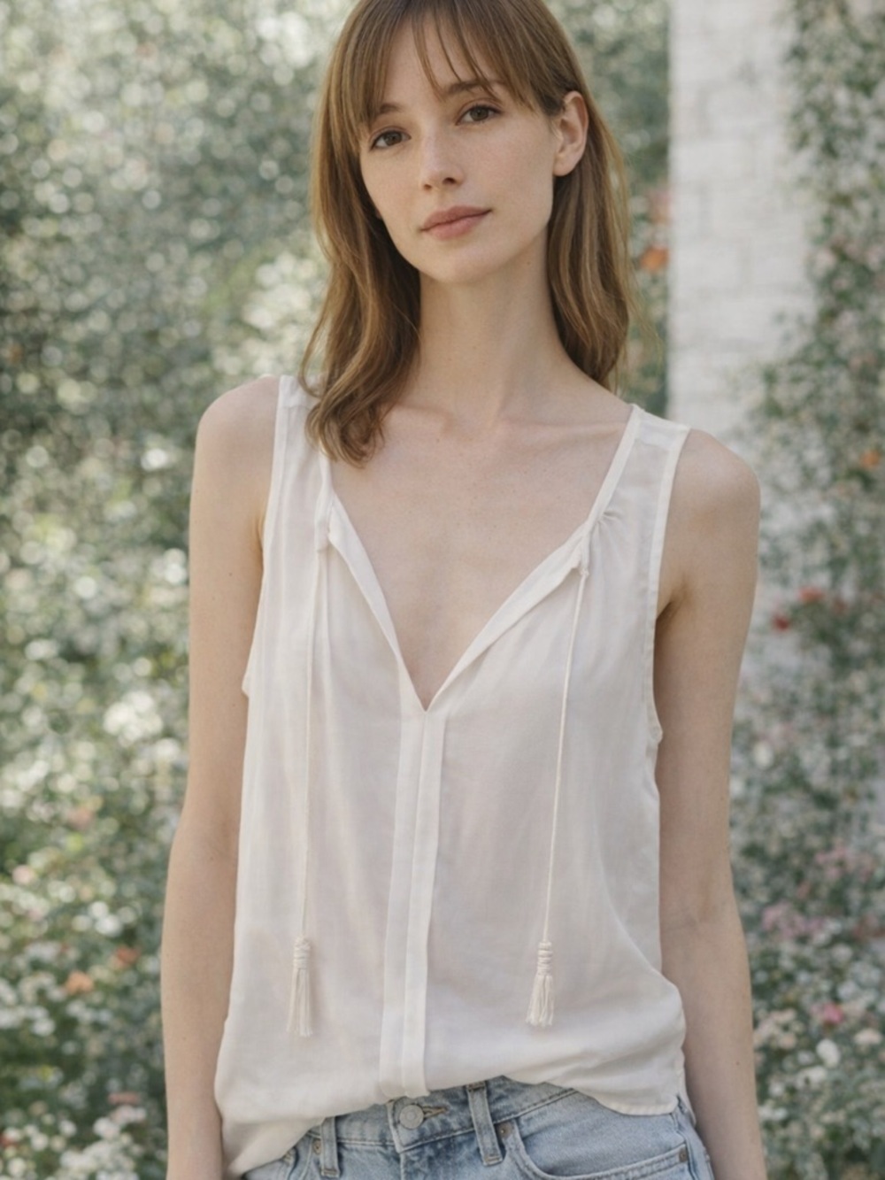 Joie White 100% Silk V-Neck Sleeveless Blouse with Tassel Tie Size M